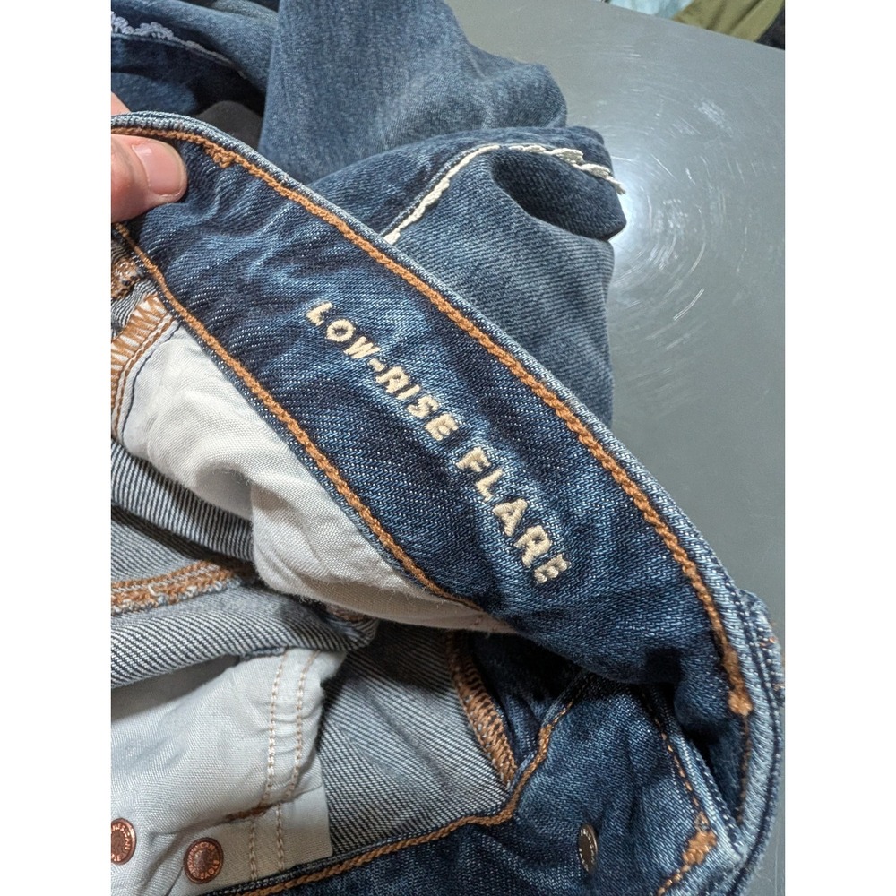 American Eagle Low-Rise Flare Jean   Lace Trim Size 4 - Picture 12 of 13